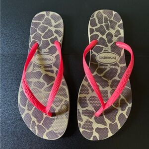 Havaianas Giraffe Print Flip Flops with Pink Straps 9